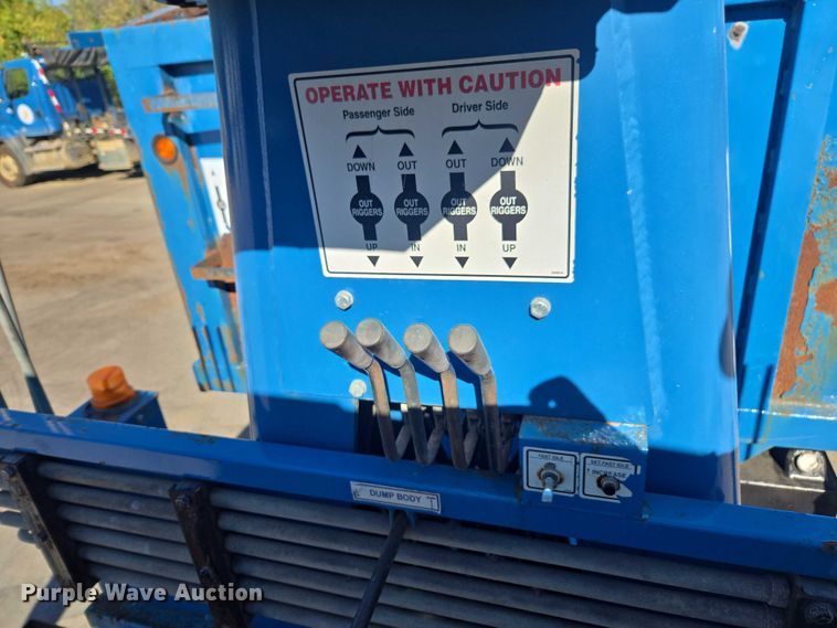 image for item EV5401 2012 International Durastar grapple truck