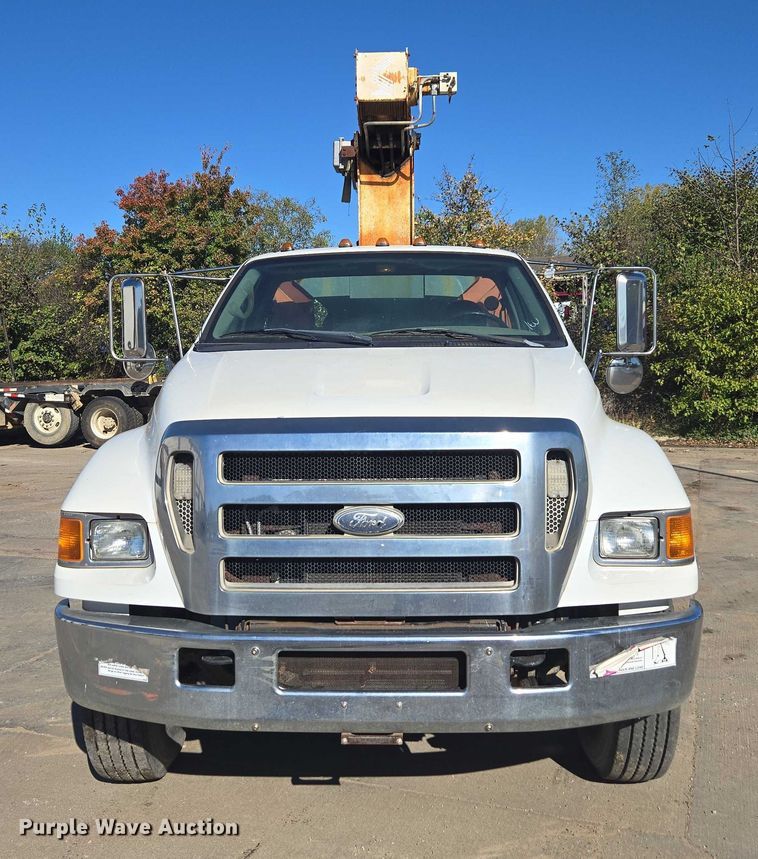 image for item EV5404 2007 Ford F750 crane truck