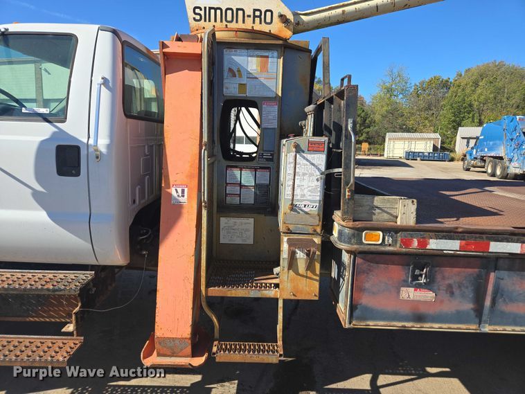 image for item EV5404 2007 Ford F750 crane truck