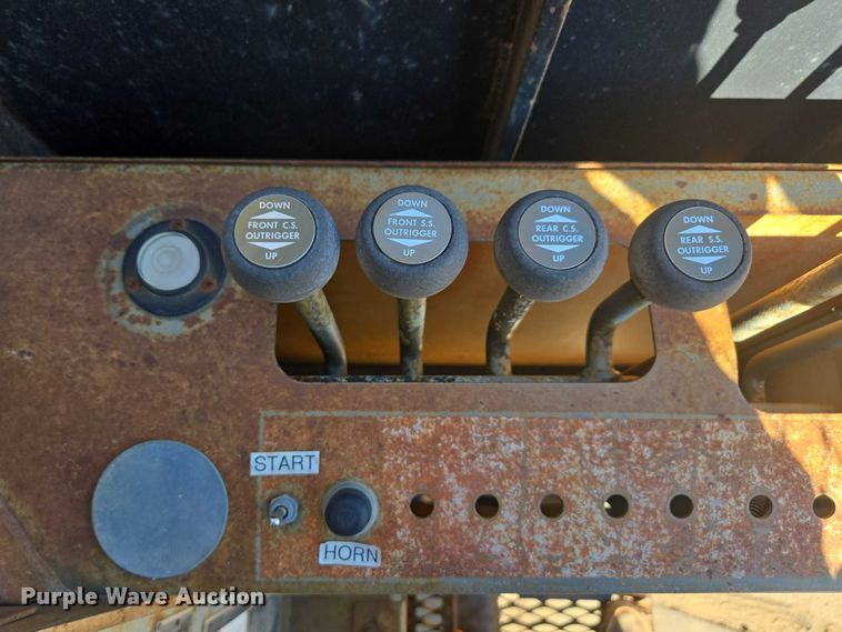 image for item EV5404 2007 Ford F750 crane truck