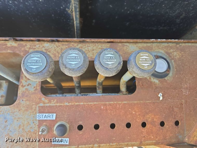 image for item EV5404 2007 Ford F750 crane truck