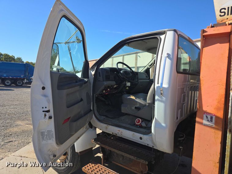 image for item EV5404 2007 Ford F750 crane truck