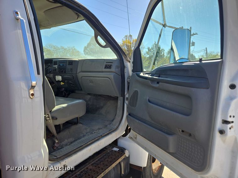 image for item EV5404 2007 Ford F750 crane truck