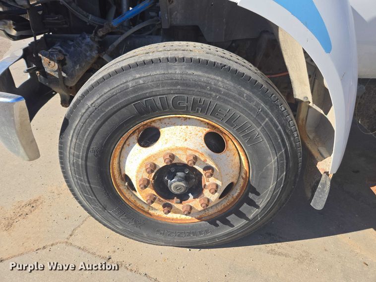 image for item EV5404 2007 Ford F750 crane truck