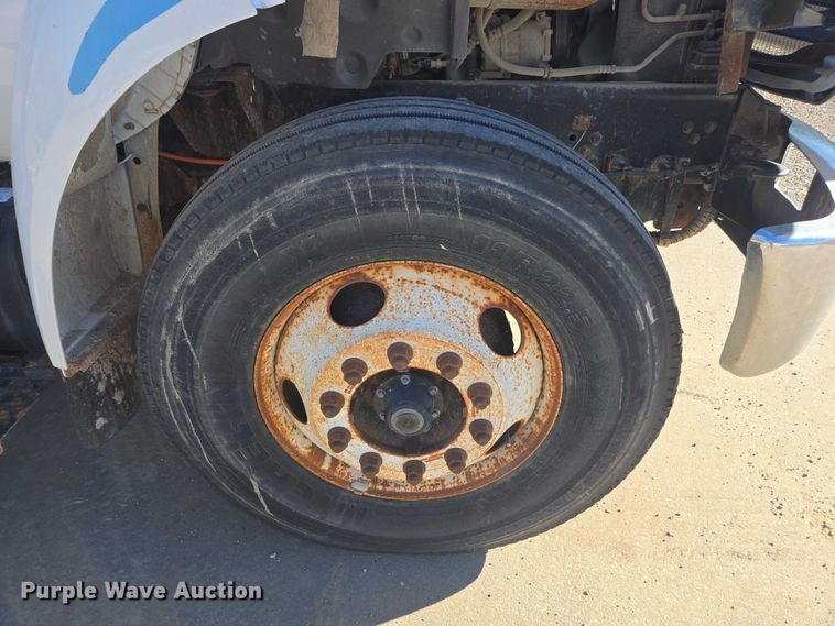 image for item EV5404 2007 Ford F750 crane truck