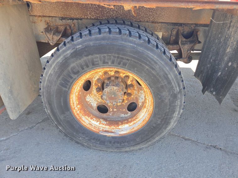 image for item EV5404 2007 Ford F750 crane truck