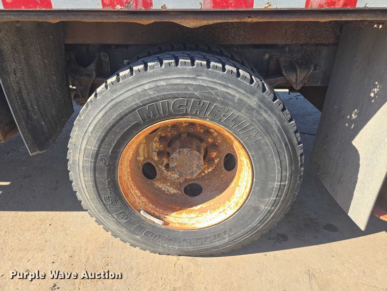 image for item EV5404 2007 Ford F750 crane truck