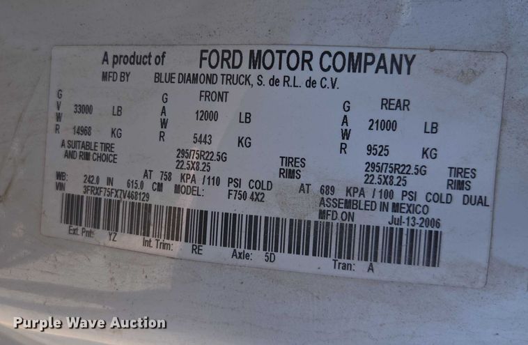 image for item EV5404 2007 Ford F750 crane truck