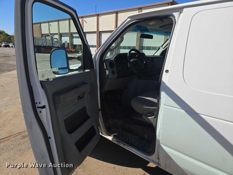 image for item EV5405 2012 Ford E350 van