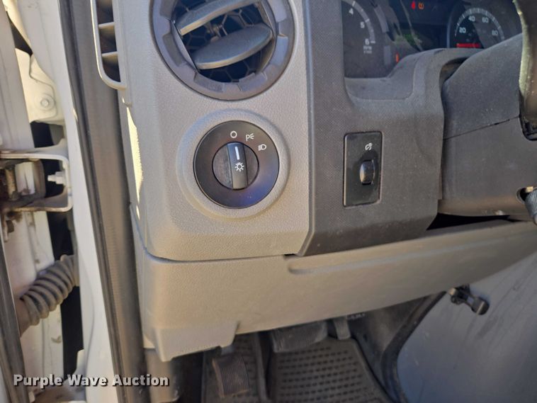 image for item EV5405 2012 Ford E350 van