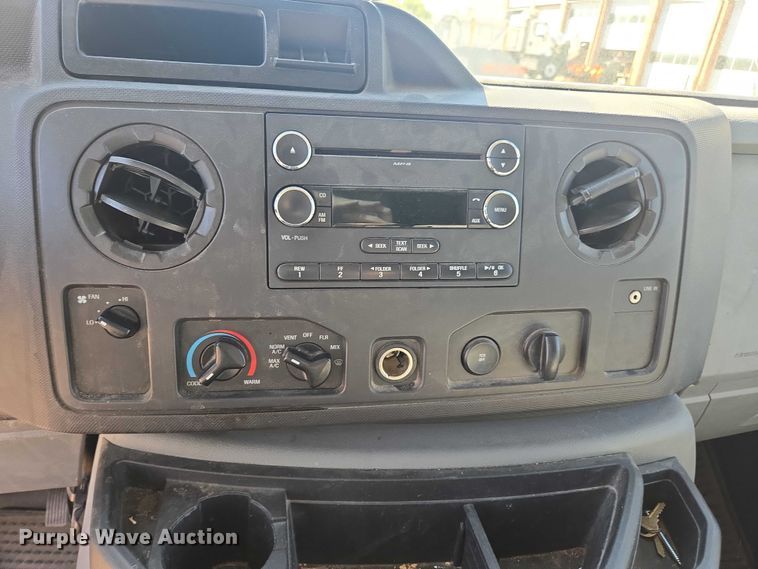 image for item EV5405 2012 Ford E350 van