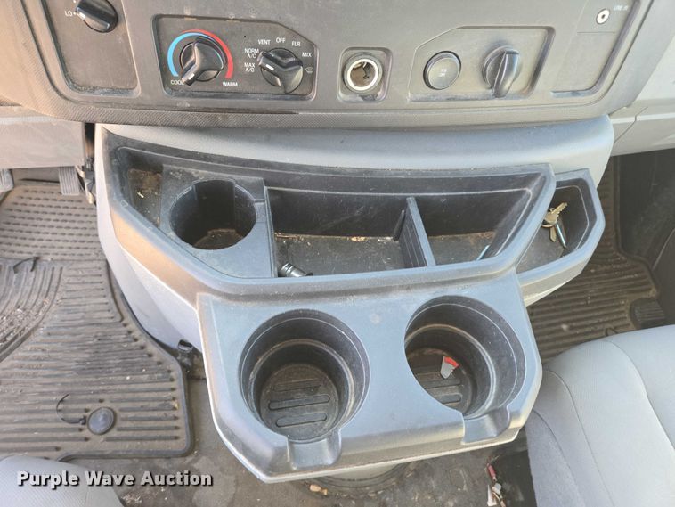 image for item EV5405 2012 Ford E350 van