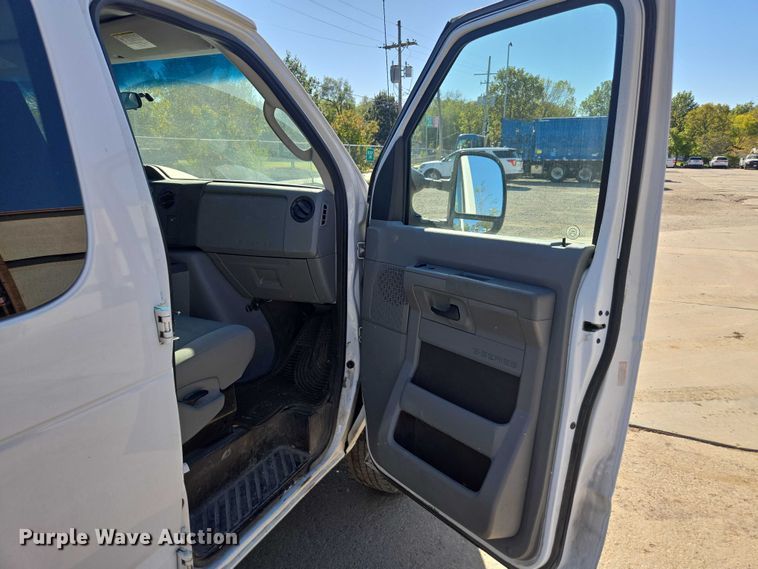 image for item EV5405 2012 Ford E350 van