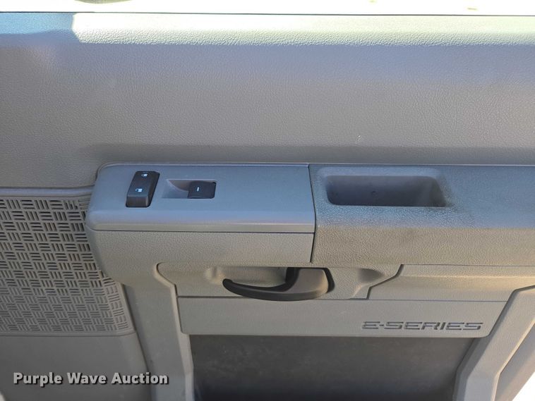 image for item EV5405 2012 Ford E350 van