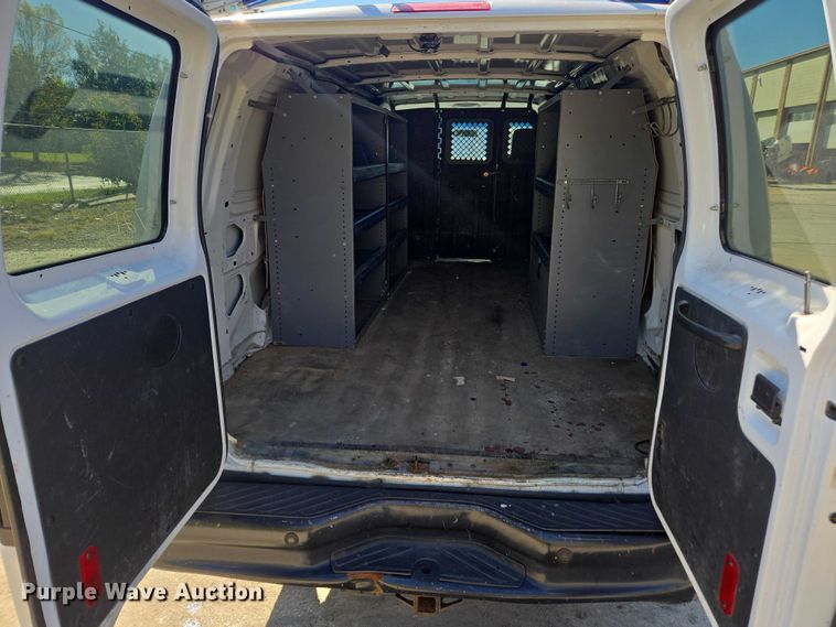 image for item EV5405 2012 Ford E350 van