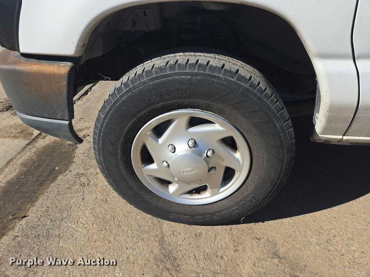 image for item EV5405 2012 Ford E350 van