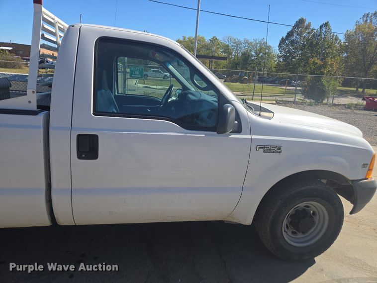 image for item EV5406 1999 Ford F250 pickup truck