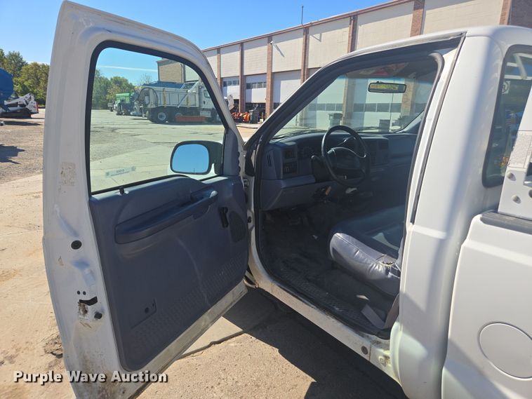 image for item EV5406 1999 Ford F250 pickup truck