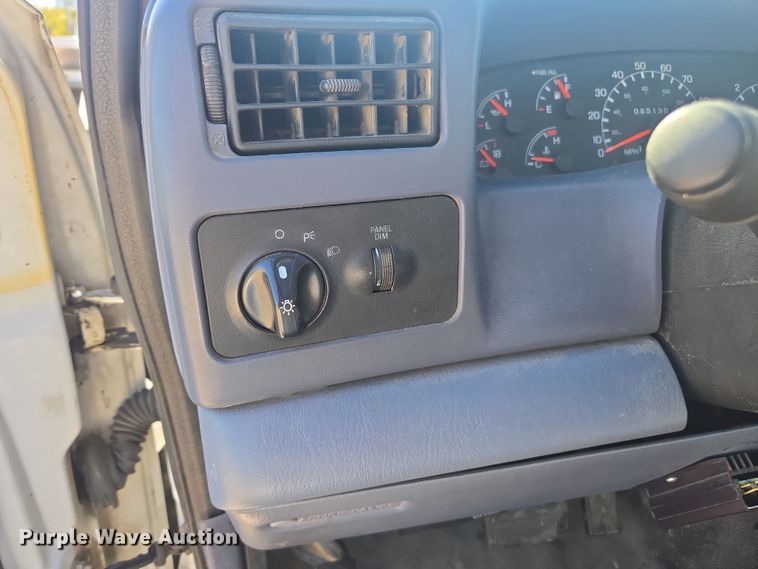 image for item EV5406 1999 Ford F250 pickup truck