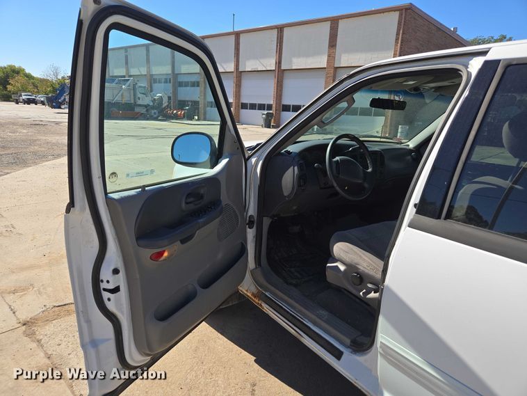 image for item EV5408 2002 Ford F150 SuperCab pickup truck