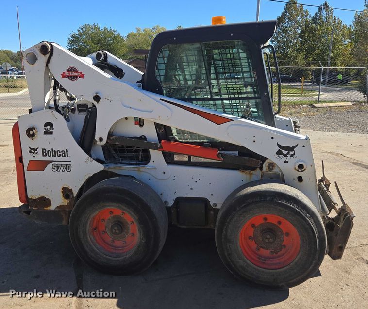 MINI CARGADOR SOBRE RUEDAS 2017 BOBCAT S770