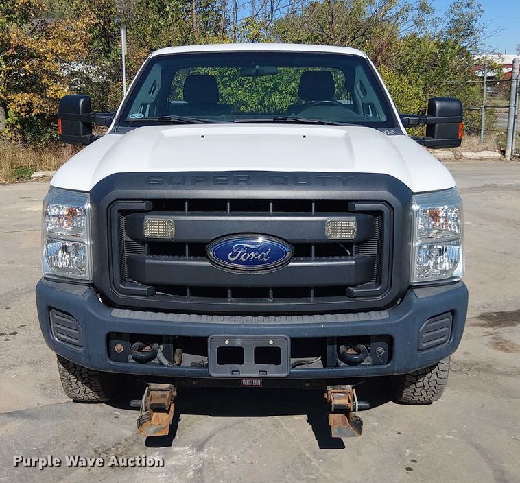 image for item EV5413 2015 Ford F350 pickup truck
