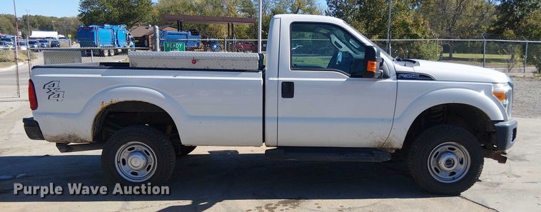 image for item EV5413 2015 Ford F350 pickup truck