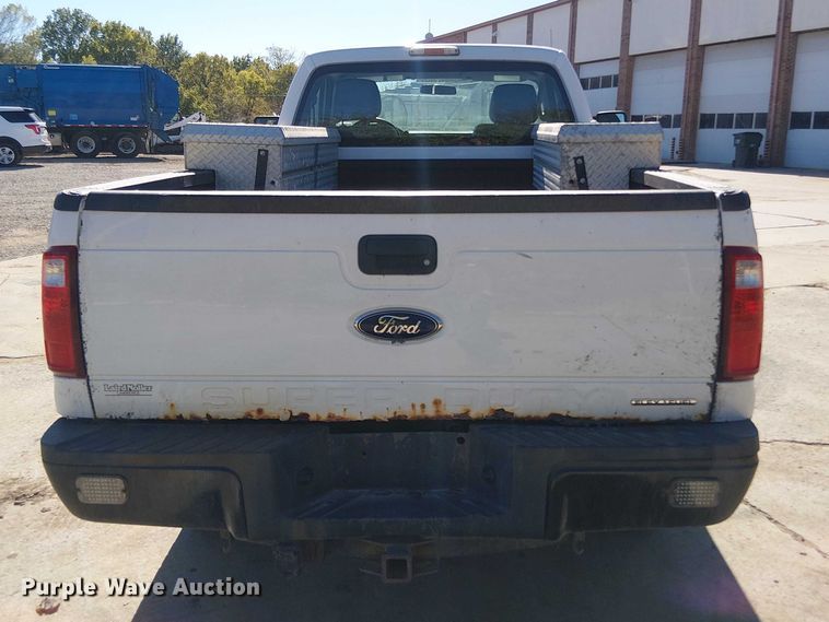 image for item EV5413 2015 Ford F350 pickup truck