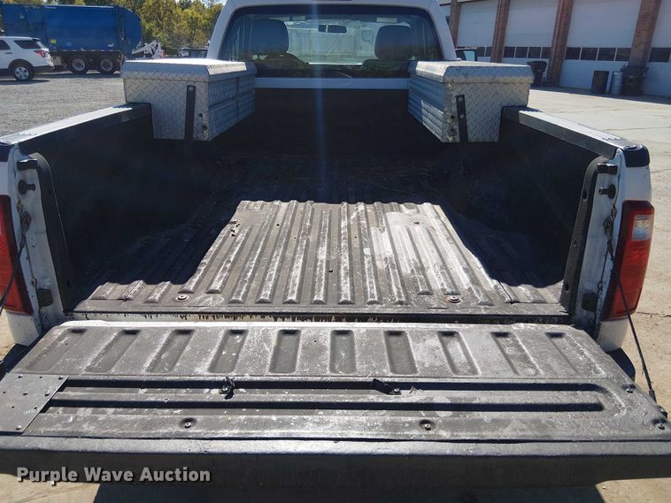 image for item EV5413 2015 Ford F350 pickup truck