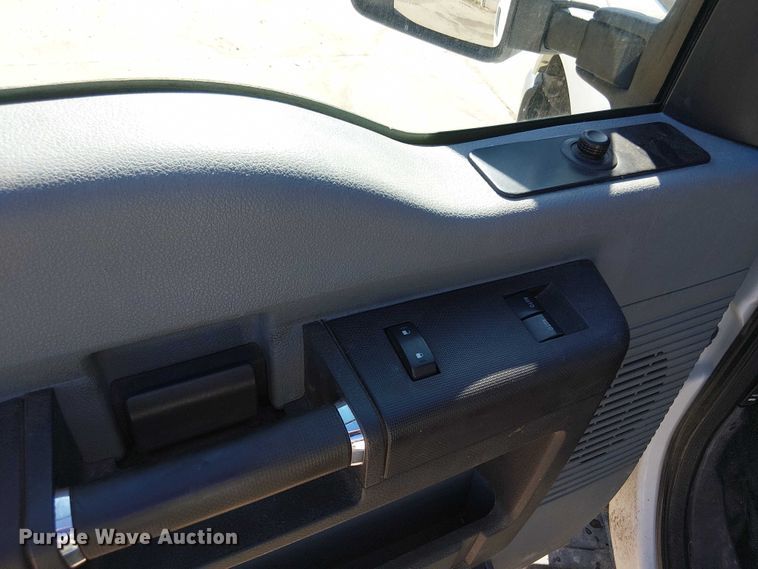 image for item EV5413 2015 Ford F350 pickup truck