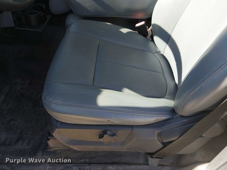 image for item EV5413 2015 Ford F350 pickup truck