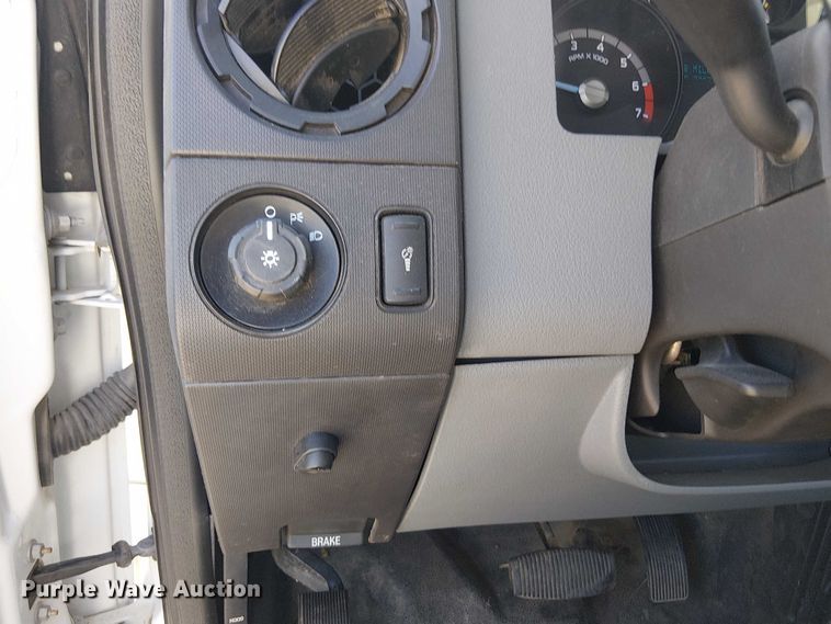 image for item EV5413 2015 Ford F350 pickup truck