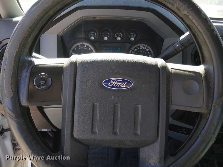image for item EV5413 2015 Ford F350 pickup truck