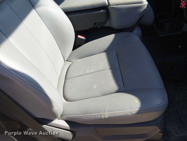 image for item EV5413 2015 Ford F350 pickup truck