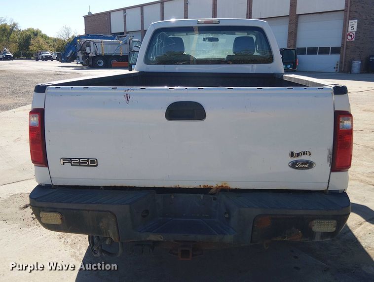image for item EV5416 2015 Ford F350 pickup truck