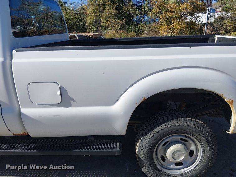 image for item EV5416 2015 Ford F350 pickup truck