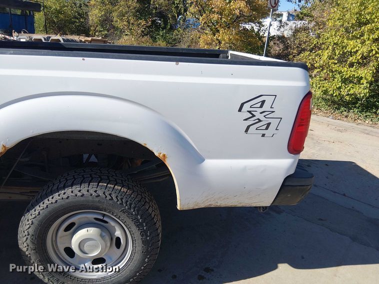 image for item EV5416 2015 Ford F350 pickup truck