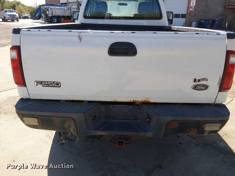image for item EV5416 2015 Ford F350 pickup truck