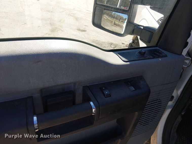 image for item EV5416 2015 Ford F350 pickup truck