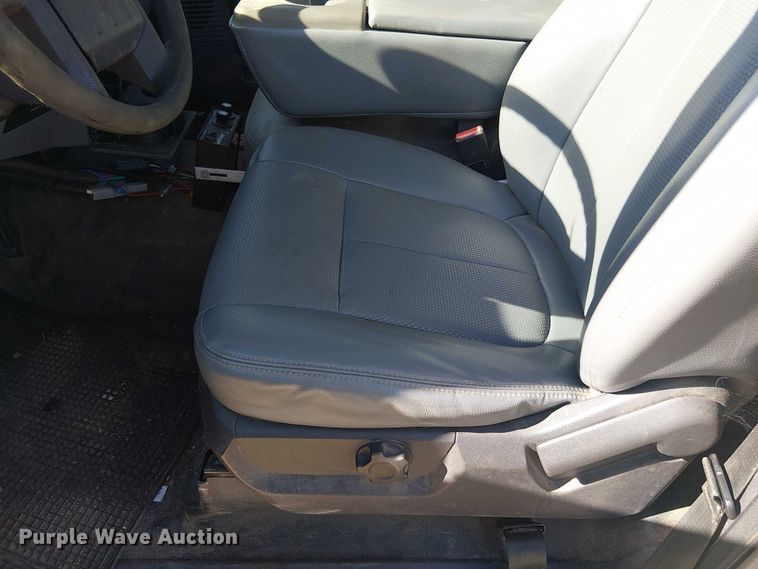 image for item EV5416 2015 Ford F350 pickup truck