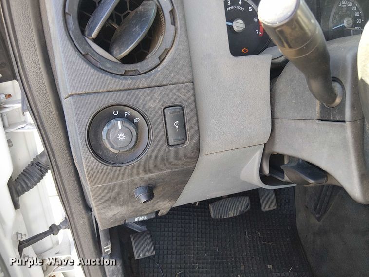 image for item EV5416 2015 Ford F350 pickup truck