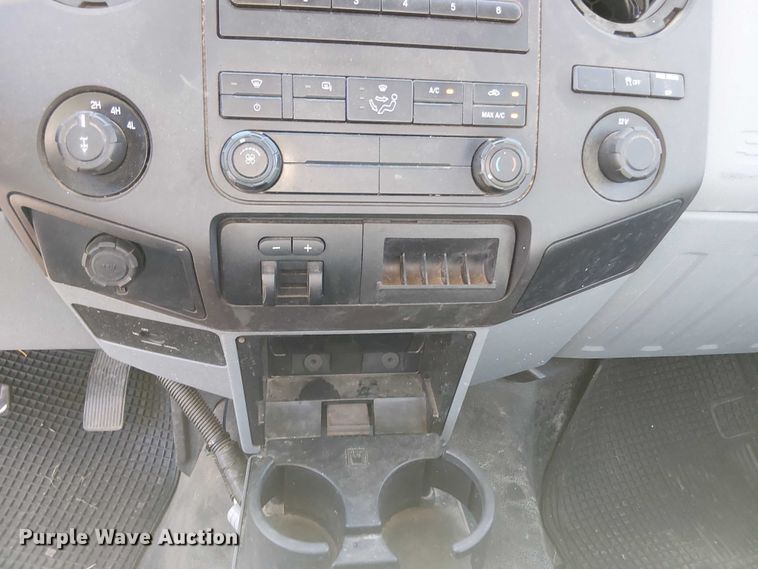 image for item EV5416 2015 Ford F350 pickup truck