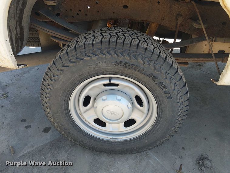 image for item EV5416 2015 Ford F350 pickup truck