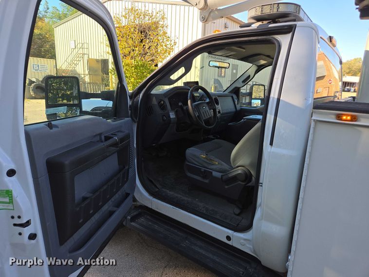 image for item EV5419 2012 Ford F550 bucket truck