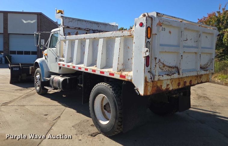 image for item EV5423 2002 International 4900 dump truck