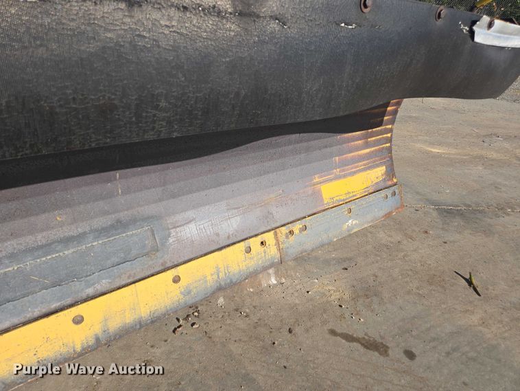 image for item EV5423 2002 International 4900 dump truck