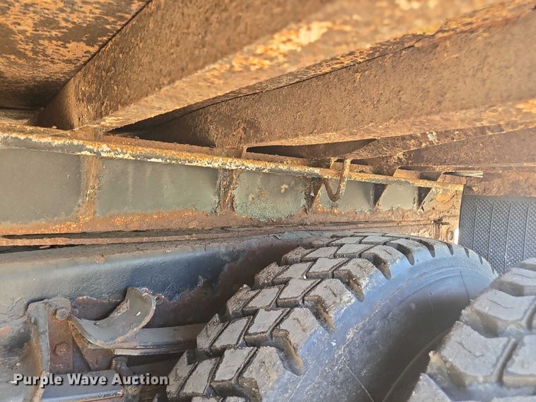 image for item EV5423 2002 International 4900 dump truck