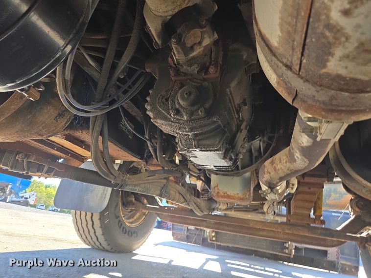 image for item EV5423 2002 International 4900 dump truck