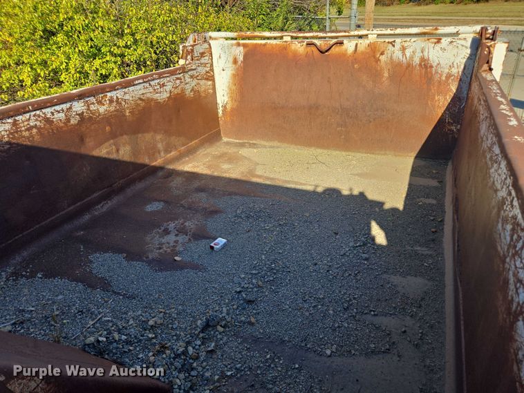 image for item EV5423 2002 International 4900 dump truck