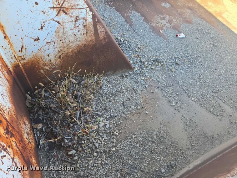 image for item EV5423 2002 International 4900 dump truck